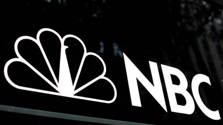 FILE PHOTO: The NBC logo is seen outside the NBC News Today Show studios at Rockefeller Center in New York City, New York, U.S., October 9, 2019. © REUTERS/Mike Segar