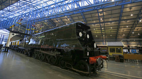 The funeral train "Winston Churchill" that carried Britain's wartime leader Winston Churchill on his final journey from Waterloo to Oxfordshire, is displayed at the National Railway Museum in York, Britain, January 30, 2015 © Reuters / Andrew Yates