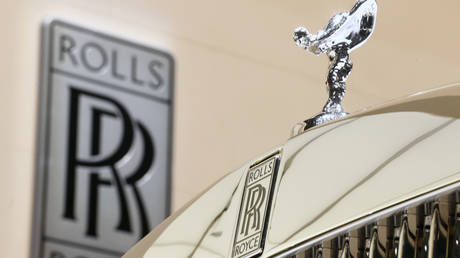 FILE PHOTO: The Rolls-Royce logo and The Spirit of Ecstasy hood ornament at the 85th International Motor Show in Geneva, March 3, 2015.