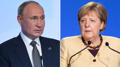 (L) Russian President Vladimir Putin. © AFP / Maksim BLINOV; (R) Germany's Chancellor Angela Merkel. © Reuters / GUIDO BERGMANN