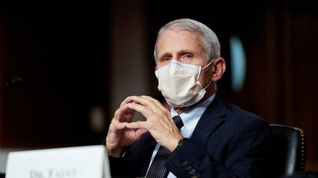 Dr. Anthony Fauci waits to testify before a Senate Health, Education, Labor and Pensions hearing on Capitol Hill in Washington, DC, November 4, 2021 © Reuters / Elizabeth Frantz