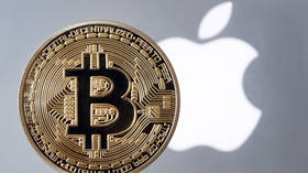 Apple CEO invests in crypto, but company remains wary