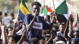 Медики говорят, что на митингах против переворота в Судане погибло десять и ранено несколько десятков человек (ВИДЕО)