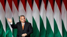 Орбан предсказывает, что это будет `` удар или смерть '' для антиваксов.