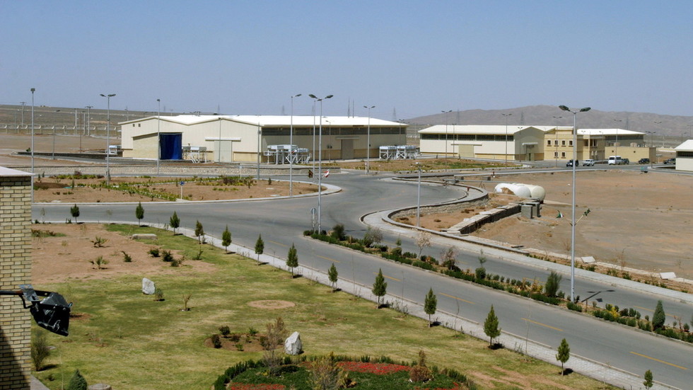 Iran explains blast heard near major nuclear facility