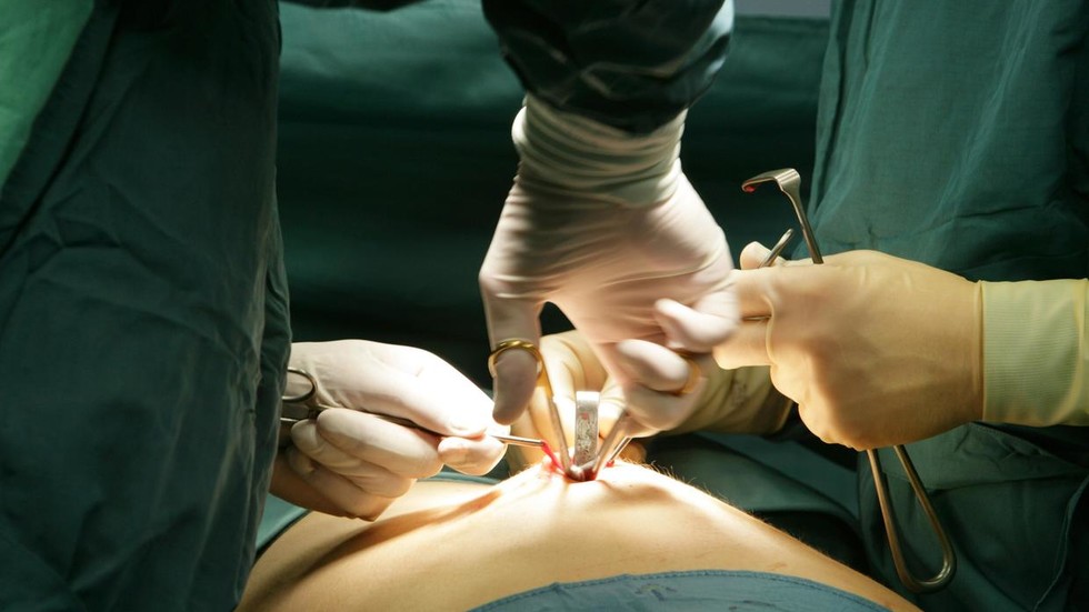 Anti-vaxxers are society’s grumbling ‘appendix’, German comedian claims