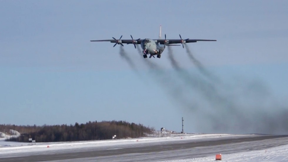 Pilot up for medal after miracle landing