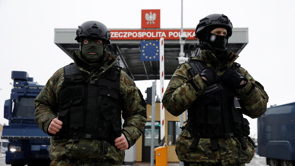 Polish soldier defects to Belarus – reports