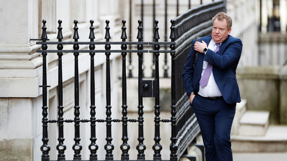 Brexit minister warns against ‘coercive’ Covid measures in resignation letter