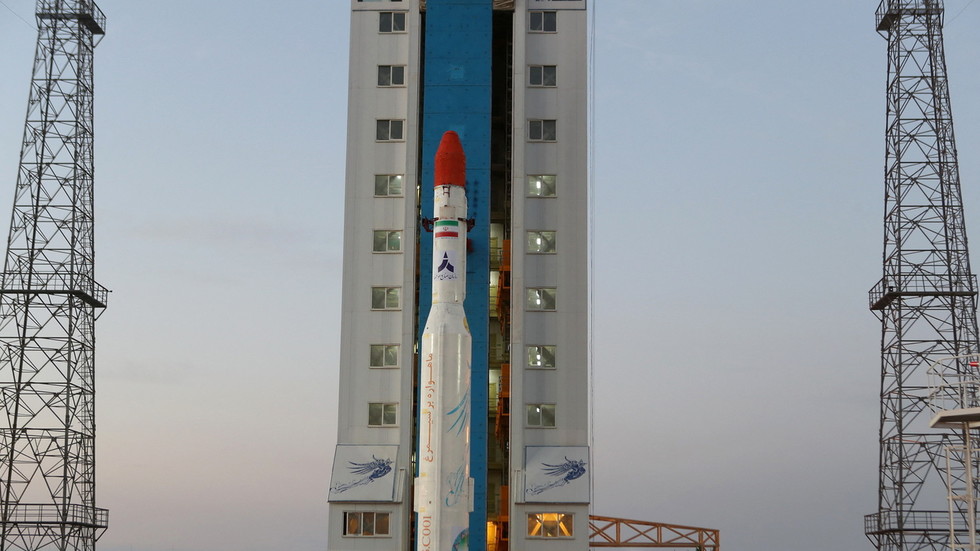 Iran rocket launch fails to put payload into orbit