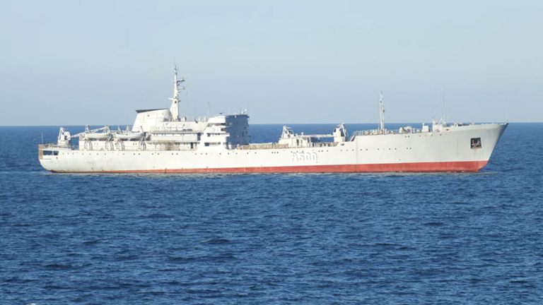 Un navire de la marine ukrainienne s’est approché des eaux russes au large de la Crimée et a refusé de changer de cap – Moscou