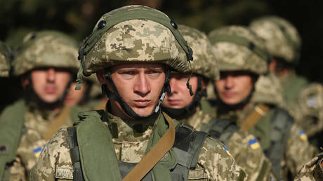 FILE PHOTO: Ukrainian marines prepare to train in urban warfare techniques on the second day of the 'Rapid Trident' bilateral military exercises. © Sean Gallup / Getty Images