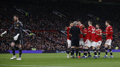 There was a contentious opening goal as Manchester United faced Arsenal on a record night for Cristiano Ronaldo. © Reuters