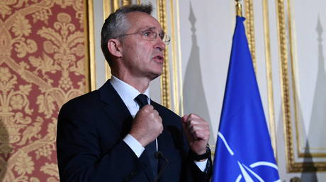 NATO Secretary General Jens Stoltenberg speaks at a news conference after a meeting with French defence and foreign ministers in Paris, France December 10, 2021. © Bertrand Guay/REUTERS