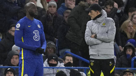 Chelsea boss Thomas Tuchel (right) is yet to see Romelu Lukaku consistently at his best © AP Photo / Matt Dunham