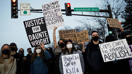 File photo: A Black Lives Matter protest in Brooklyn Center, Minnesota, after police officer Kim Potter fatally shot Daunte Wright, April 16, 2021.