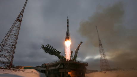 The Soyuz MS-20 spacecraft blasts off to the International Space Station on December 8, 2021. © Pavel Pavlov / Anadolu Agency via Getty Images