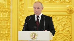 Putin calls on NATO to do a deal