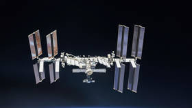 خدمه ISS از 2 گردشگر برای یک ماموریت 12 روزه استقبال می کند