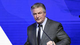 Un juge ordonne la fouille du téléphone d'Alec Baldwin après une fusillade