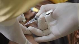 Министры обдумывают отправку бригад по вакцинации в дома непокоренных - отчеты