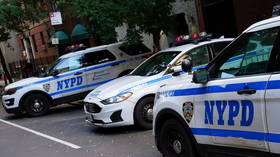 WATCH police arrest anti-vaccine protesters at Burger King