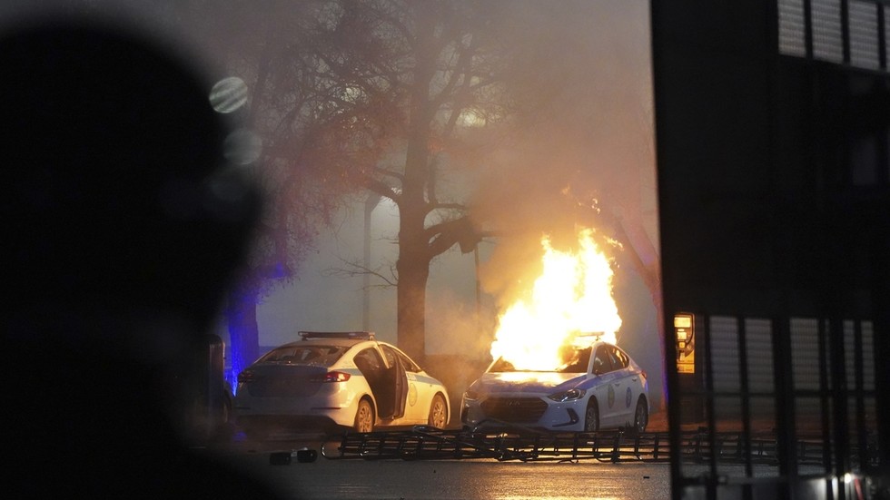 State of emergency declared as protesters set police cars on fire (VIDEOS)