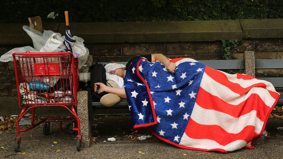 Lee Camp: The silver bullet to ending poverty that we choose to ignore