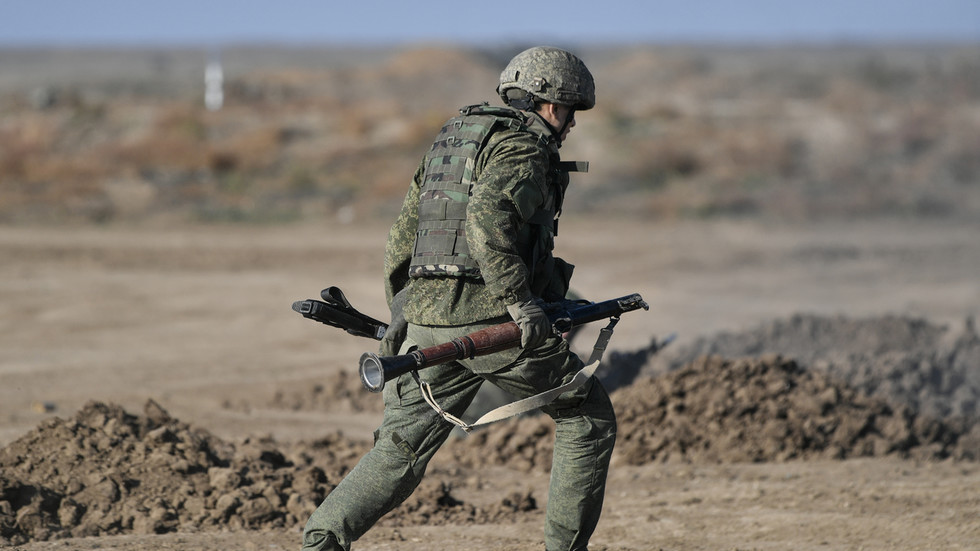 Ukraine says Russia not currently capable of launching invasion