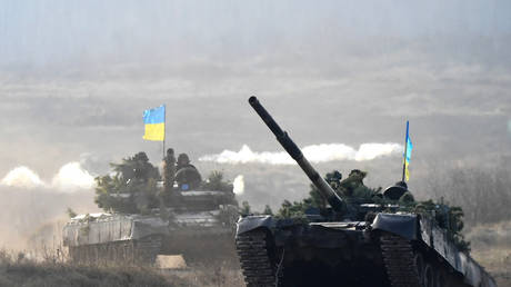 Ukrainian tanks taking part in military drills in Zhytomyr, Ukraine, November 21, 2018.
