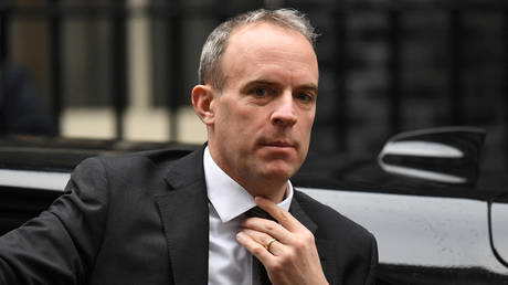Deputy Prime Minister Dominic Raab arrives in Downing Street for a cabinet meeting in London, November 2021. © Daniel Leal/AFP