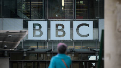 UK govt seeks to spike ‘highly sensitive’ BBC spy story – reports - rt