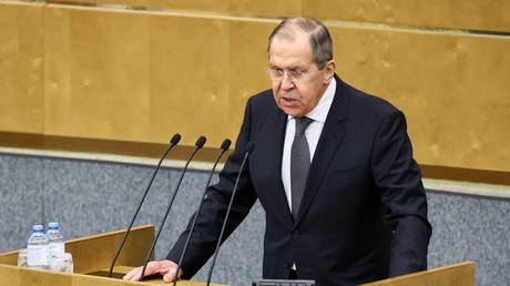 Russian Foreign Minister Sergey Lavrov speaks at a meeting of the State Duma of the Russian Federation. © Sputnik / Press Service of the State Duma of the Russian Federation