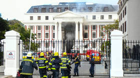 Un homme accusé d'avoir incendié le Parlement