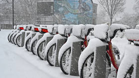 Snowstorm shuts down Washington