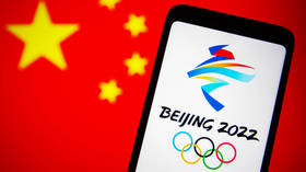 ستاره های المپیک در میان ترس از جاسوسی چین، گوشی های موقت اهدا کردند