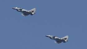 L'armée de l'air chinoise alerte Taïwan avec un survol massif