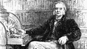 Scientists call not to ‘cancel’ late biologist Thomas Huxley