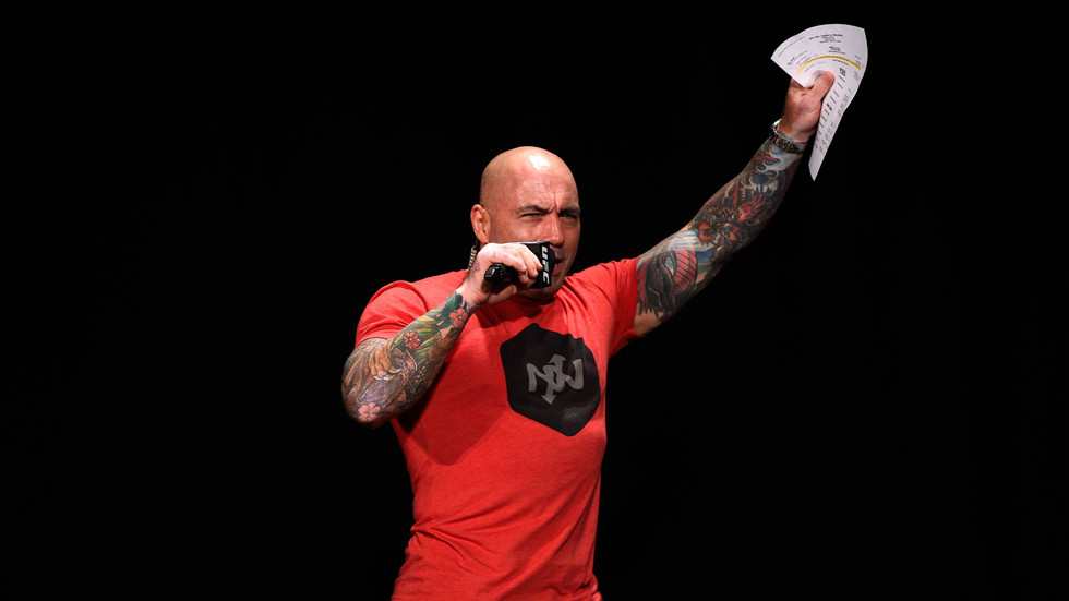 Joe Rogan mocks his controversy in surprise stand-up appearance