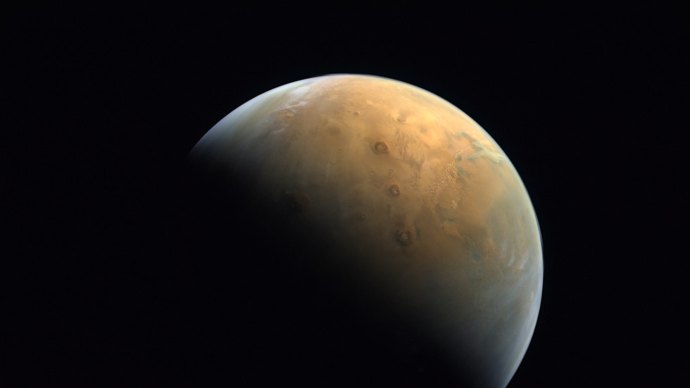 Tàu quỹ đạo của Liên minh châu Âu-Nga chụp ảnh bề mặt sao Hỏa được khắc bởi quỷ bụi – RT World News