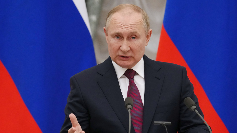 Putin comments on calls to recognize Donbass