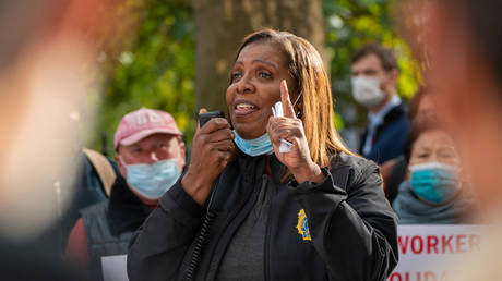 FILE PHOTO. Letitia James speaks to members of the New York Taxi Workers Alliance on November 2, 2021. ©David Dee Delgado / Getty Images