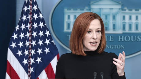 White House press secretary Jen Psaki gestures as she speaks during the daily White House press briefing on February 02, 2022 in Washington, DC. © Anna Moneymaker / Getty Images