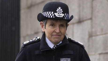 Met chief &lsquo;on notice&rsquo; by London mayor after report on police conduct
