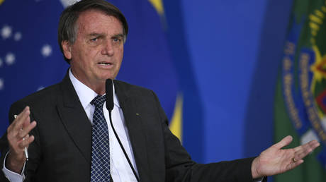 Bolsonaro responds to reports of US pressure to cancel Russia visit