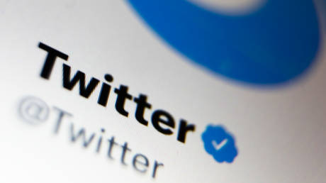 Twitter goes global with downvote testing