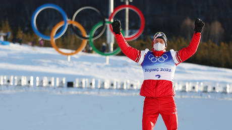Putin congratulates Bolshunov on gold medal