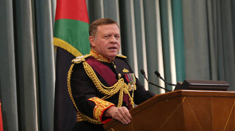 Jordan's King Abdullah II attends the State opening of the Parliament.  © Jordan Pix / Getty Images