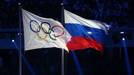 The IOC wants the Russian flag banned from sports events © sampics / Corbis via Getty Images