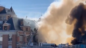 Francuska fabryka pieniędzy w płomieniach (FILMY)